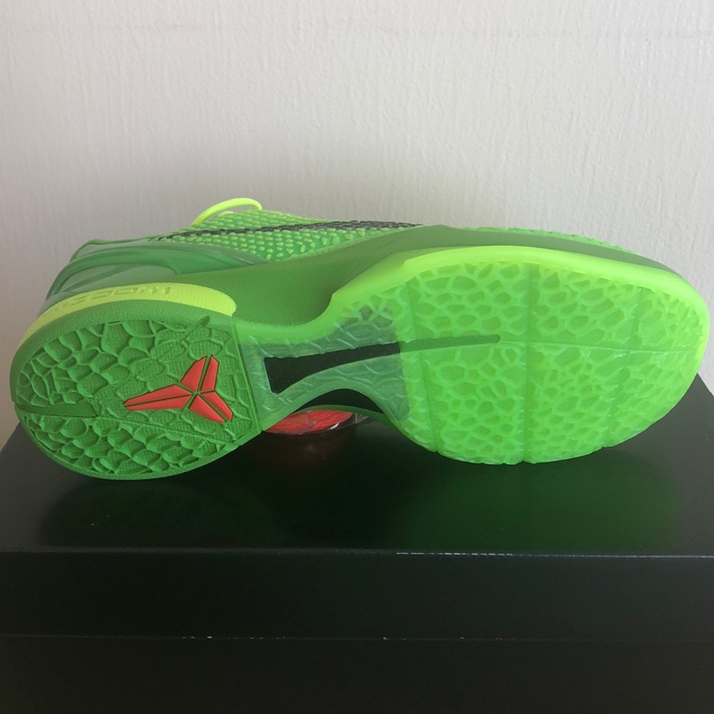 ‼️SOLD‼️NIKE KOBE VI PROTRO ‘GRINCH’ SNEAKERS - Picture 8 of 9